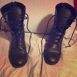 Bongo combat boots